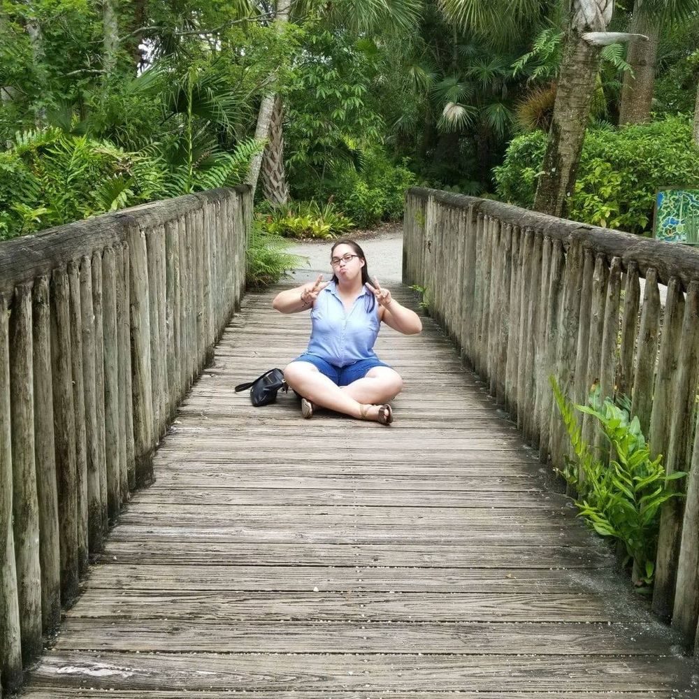 Meet your Posher, Lina